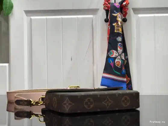 Frstbag ru VUITTON GO & LOUIS FELICIE STRAP 0530